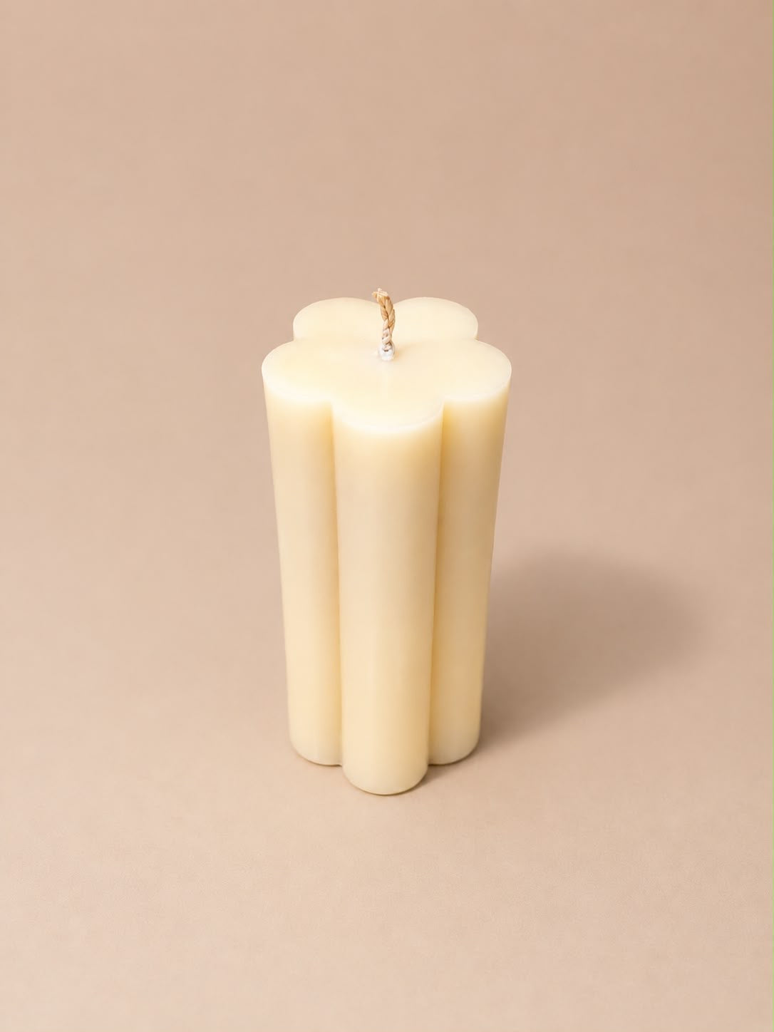 Flower Pillar Candle 12 – Sculptural Floral Mould Candle